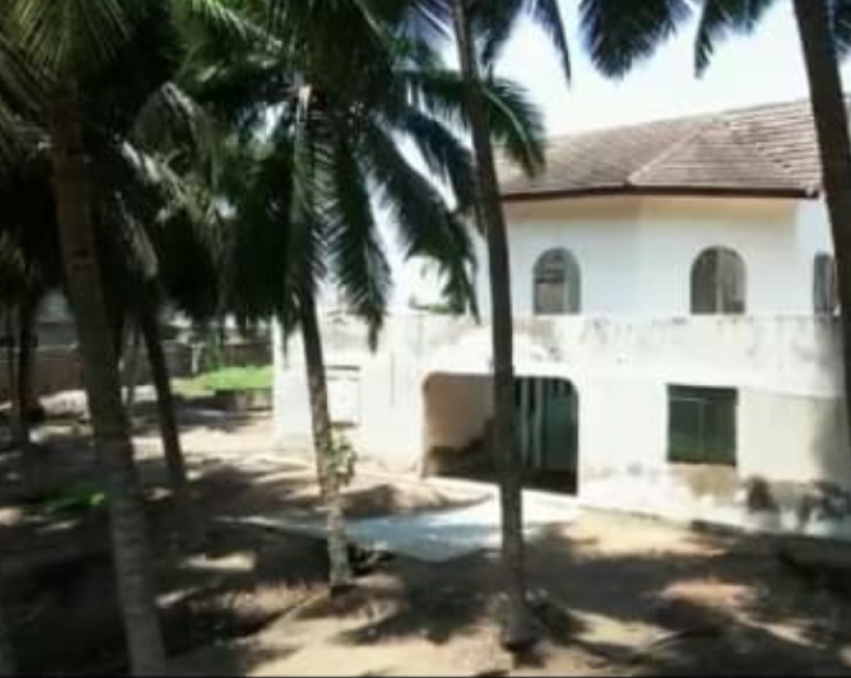 1.3 acre land  with old single storey beachside property at Nungua
